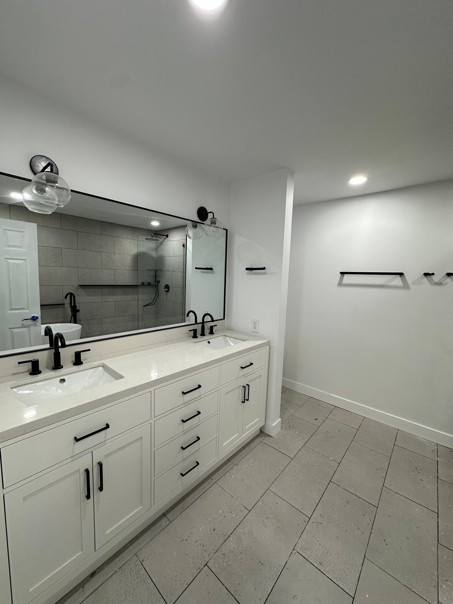 Building Photo - 1663 Veteran Ave