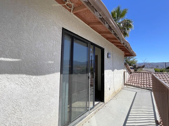 Building Photo - AVAILABLE NOW!! 2 Bedroom 2 Bathroom Condo...
