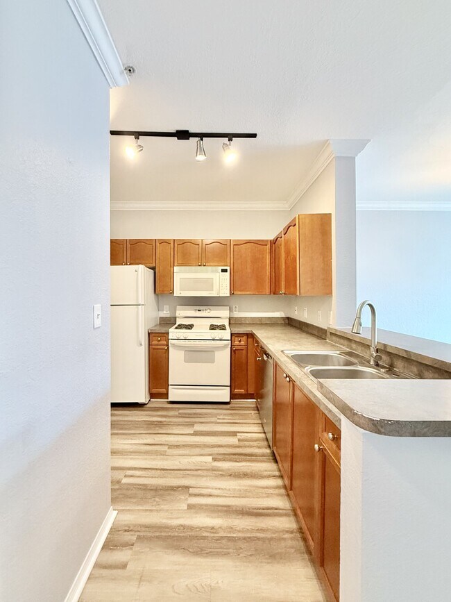 Building Photo - 2725 Via Cipriani