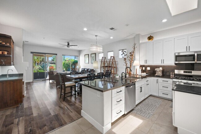 Building Photo - 105 N Kavenish Dr