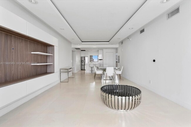 Building Photo - 601 NE 36th St