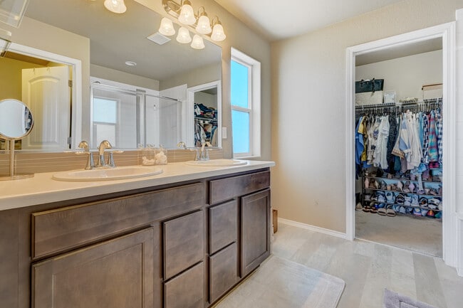 Building Photo - 7143 Jagged Rock Cir
