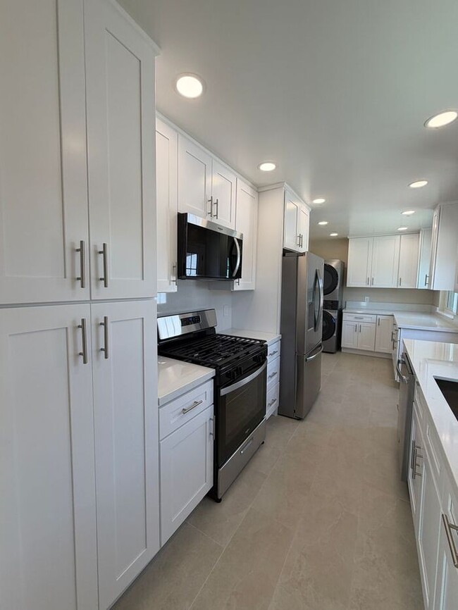 Building Photo - Beautiful 4-Bedroom Home in the Heart of Covina!