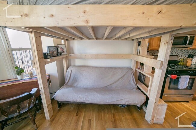 Building Photo - 26 Pinckney St