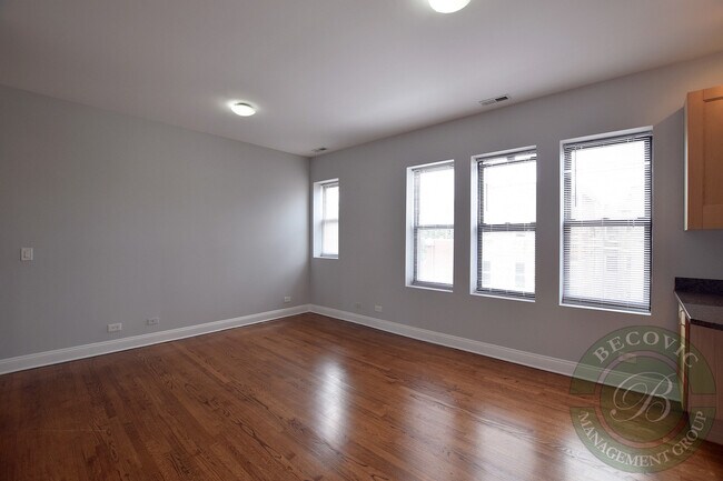 Building Photo - 7530 N Seeley Ave