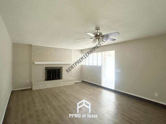 Building Photo - 4900 Barbados Ave