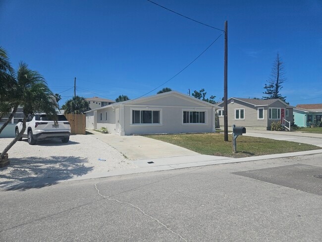 Building Photo - 14036 Marguerite Dr