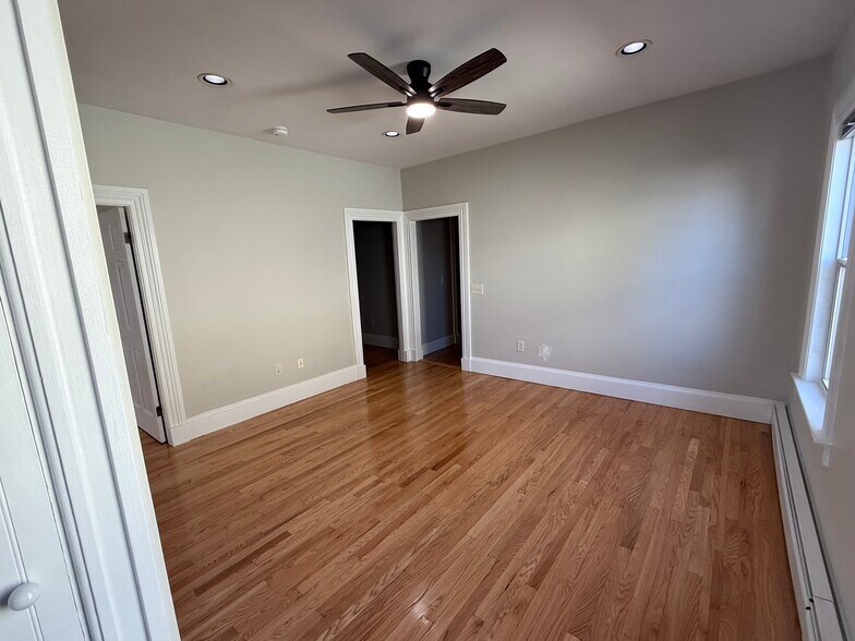 Building Photo - 44 Highland St