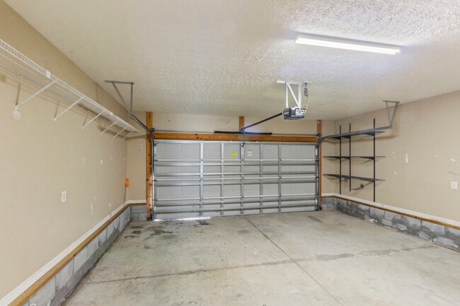 Building Photo - 2842 Weathersby Dr