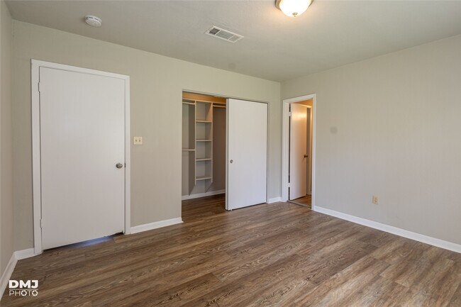 Building Photo - 3140 Boyd Ave