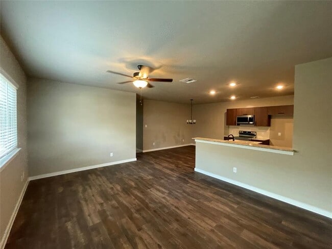 Building Photo - 9765 Grosbeak Ln