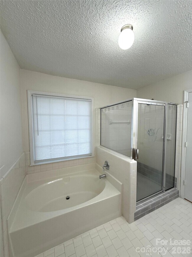 Building Photo - 13500 Stephendale Dr