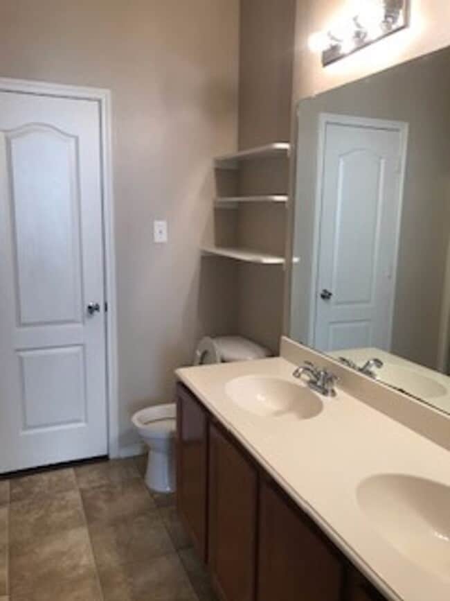 Building Photo - Large 3 Bedroom in Royse City!!