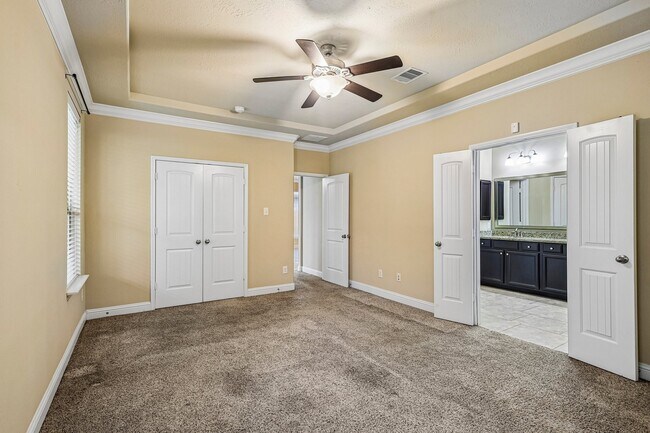 Building Photo - 4850 Palomar Ln