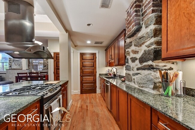 Building Photo - 841 Argonne Ave NE