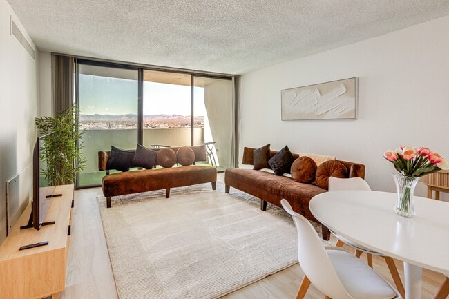 Building Photo - 1020 15th St