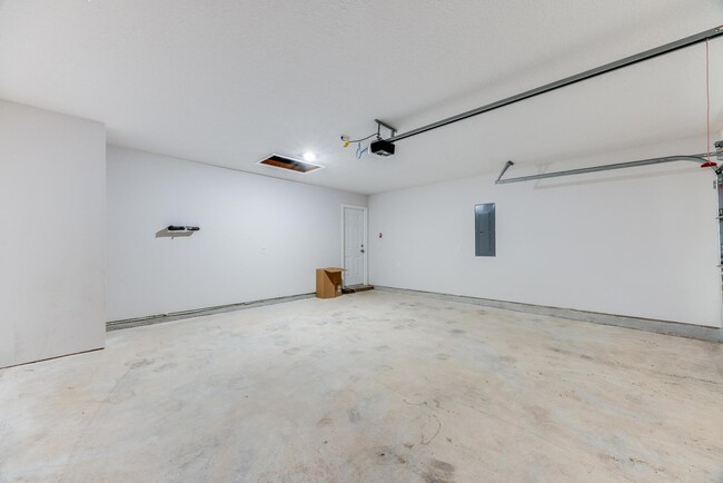 Building Photo - 310 Flounder St