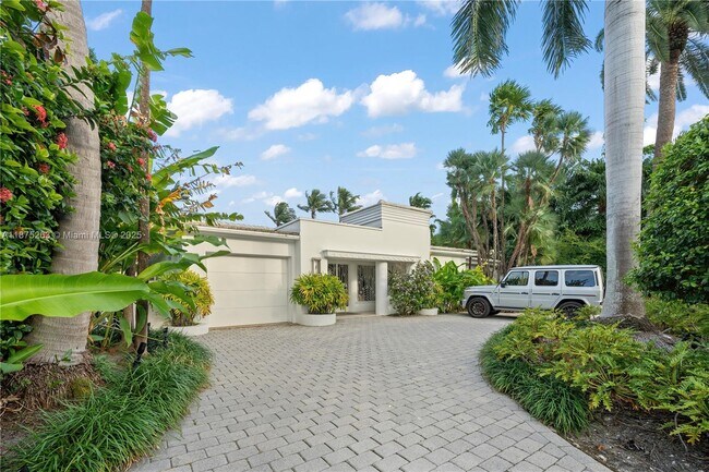 Building Photo - 617-625 E Dilido Dr