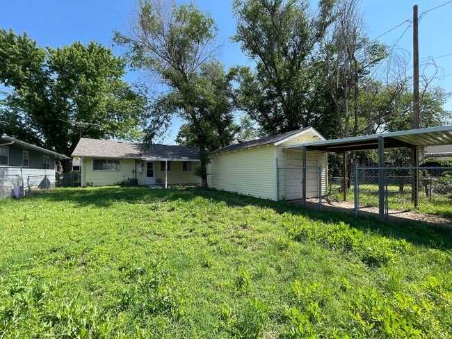 Building Photo - Charming 3 bedroom home in great location