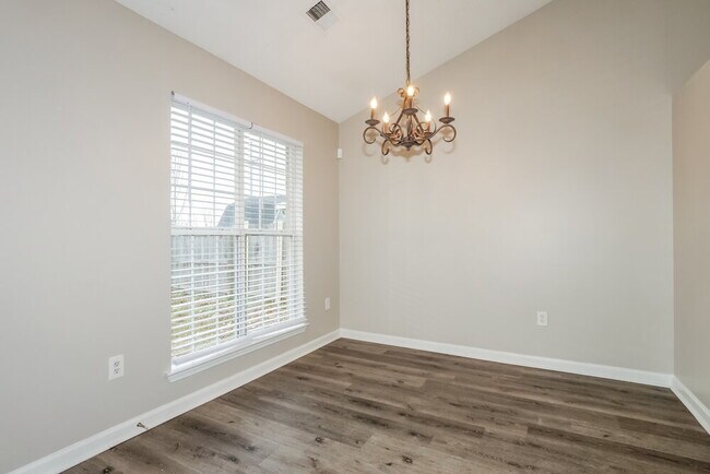 Building Photo - 1801 Cherry Creek Dr