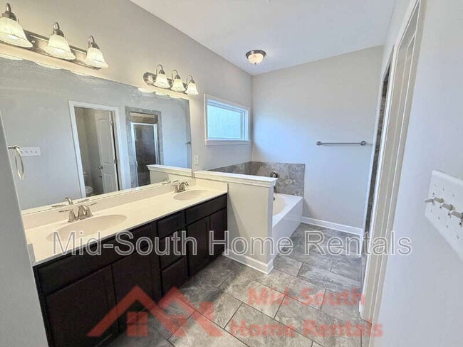 Building Photo - 7472 Kylan Dr