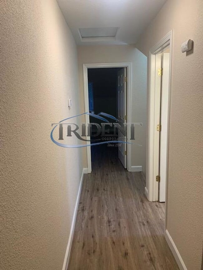 Building Photo - 1022/1024 Gilliland Drive