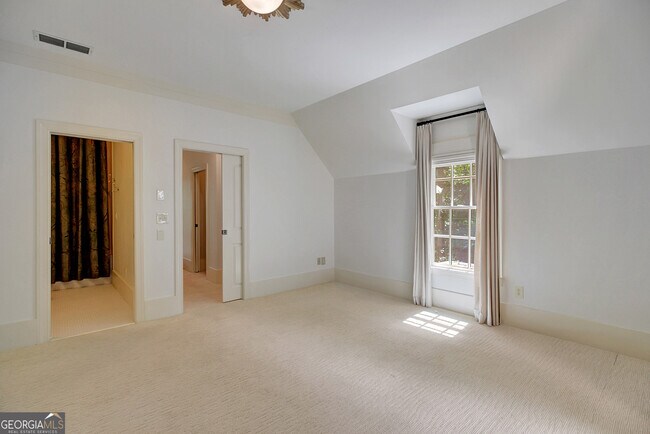 Building Photo - 9043 Selborne Ln