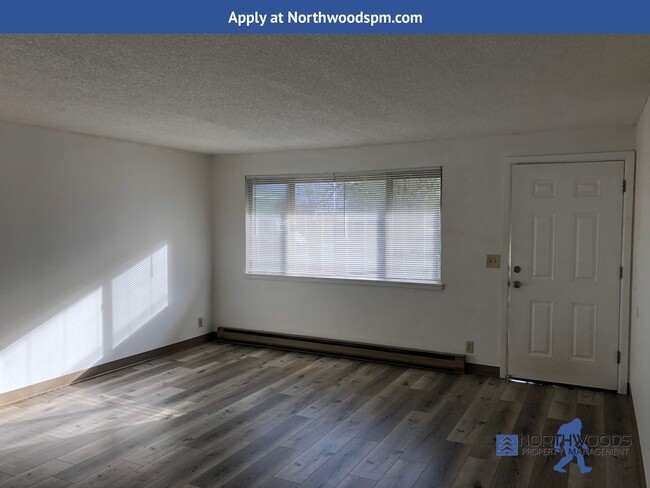 Building Photo - Nice 1 bedroom 1 bath in Grants Pass