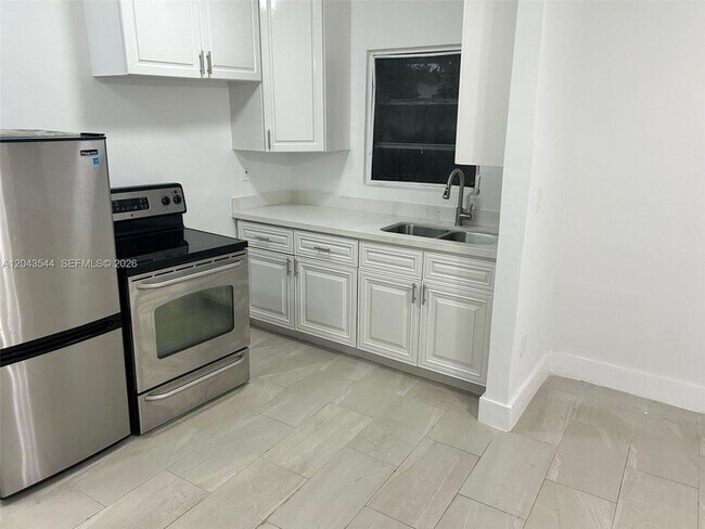 Building Photo - 261 NW 49th St