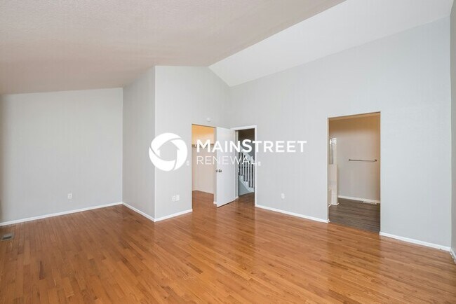 Building Photo - 4 Bedroom Pet-Friendly Home in Aurora, CO with Main Street Renewal
