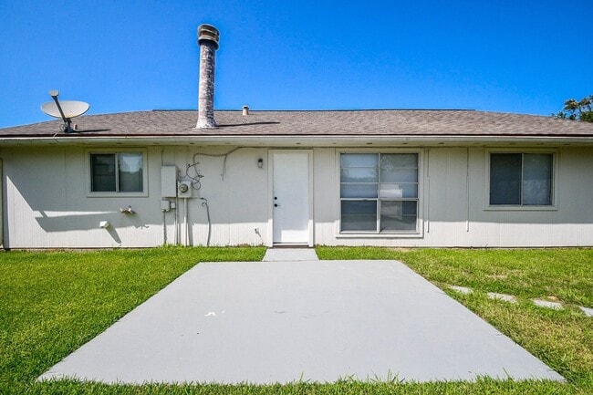 Building Photo - 6906 Grant Dr