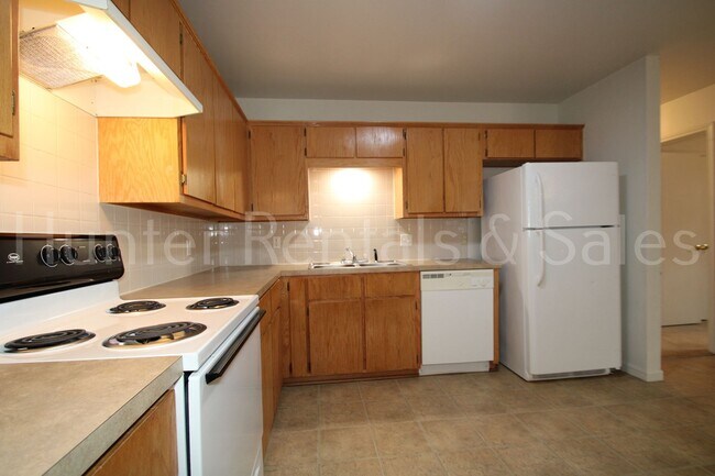 Building Photo - Heights Three-Bedroom Duplex!