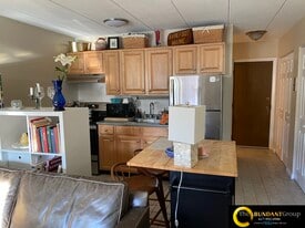 Building Photo - 60 Pleasant View Rd