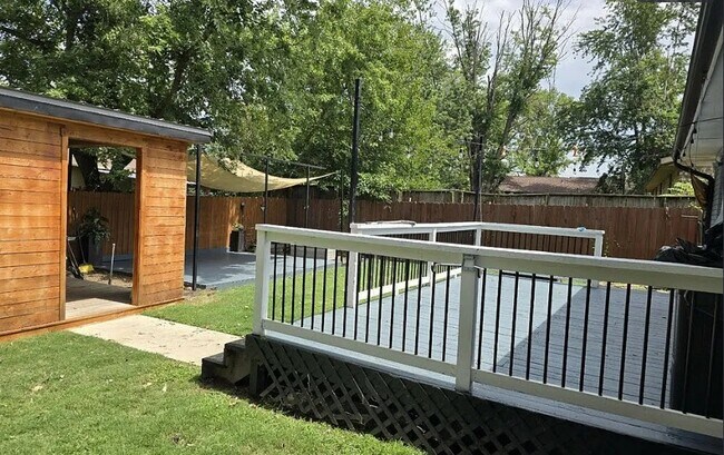 Building Photo - 2307 Beth Ln