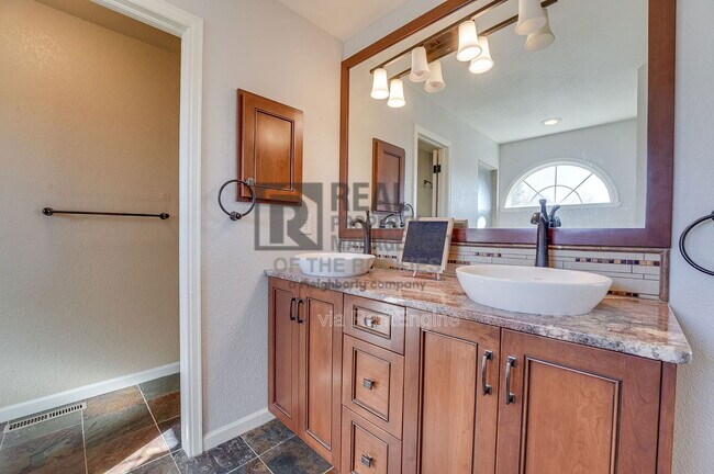 Building Photo - 5106 Saffron Ct