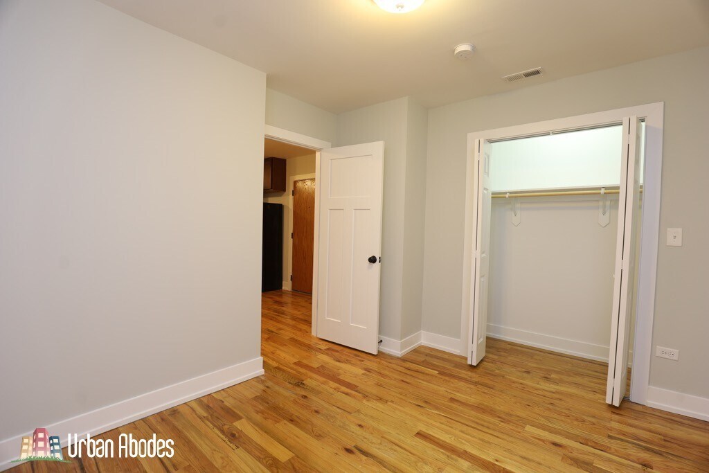 Building Photo - 564 W Arlington Pl