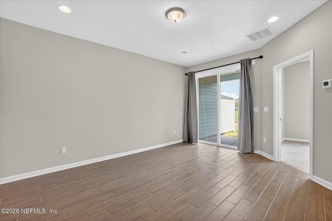 Building Photo - 698 Cherry Elm Dr