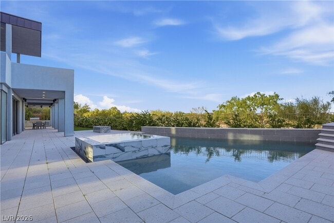 Building Photo - 98 Sun Glow Ln