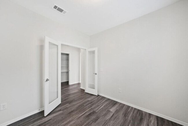 Building Photo - 505 Benicia Cv