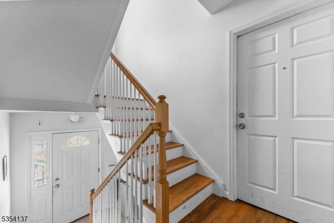 Building Photo - 448 S 13th St