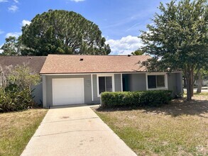 Building Photo - **2/2 Hidden Lakes Villa/ Sanford**