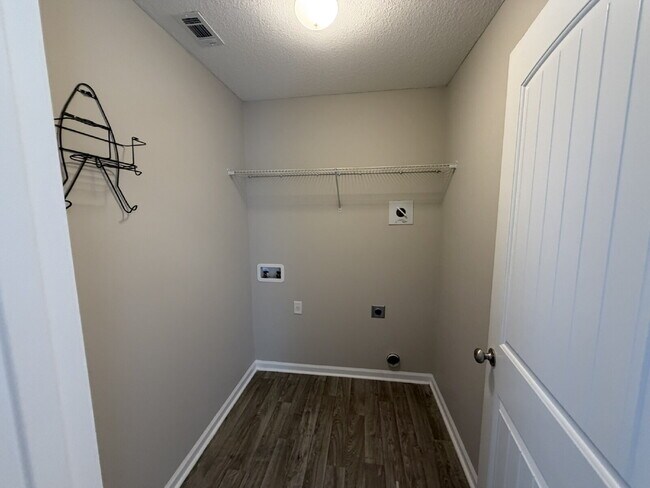 Building Photo - Home for Rent