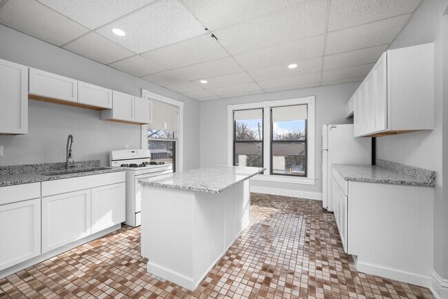 Building Photo - 1703 N Brady St