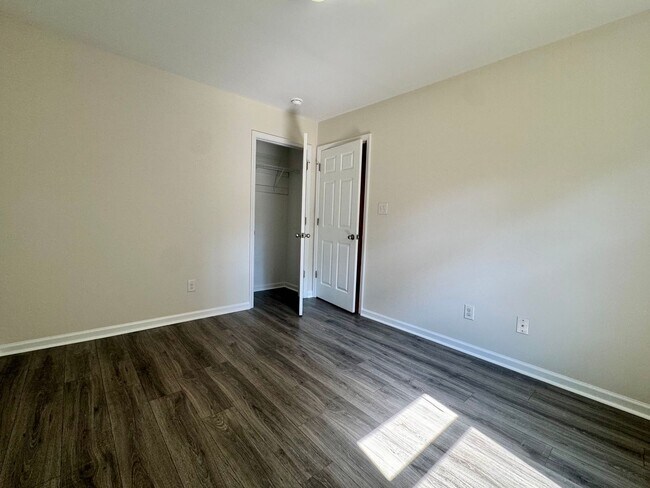 Building Photo - 2 BR 2BA Duplex in Holly Ridge