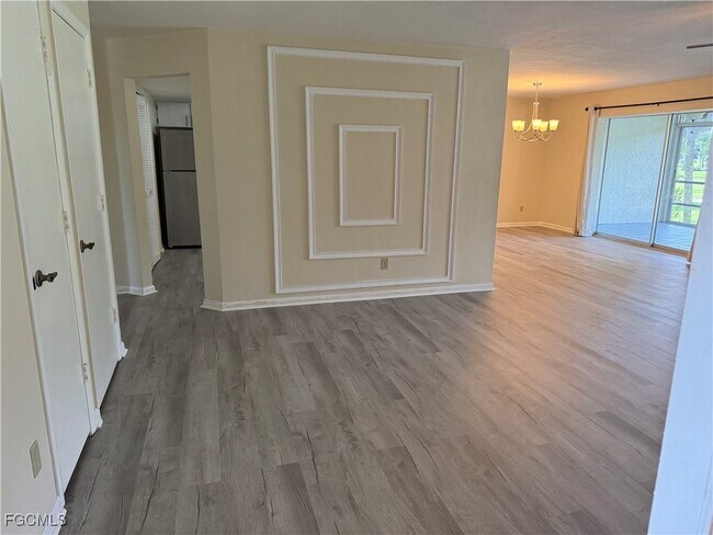 Building Photo - 1699 Golf Club Dr