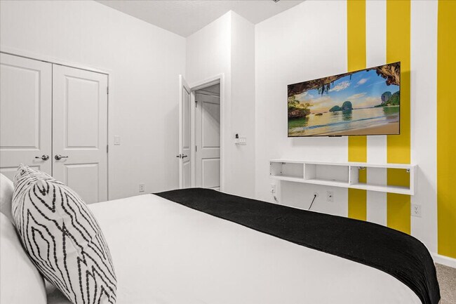 Building Photo - 262 Marcello Blvd