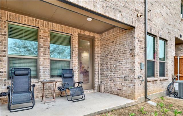 Building Photo - 525 Teton St