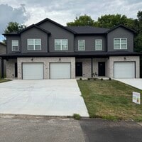 Building Photo - 205 Cherry Way