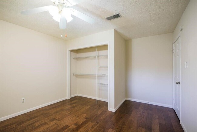 Building Photo - 21203 Park Brook Dr