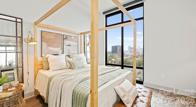 Building Photo - 2025 Cleveland Ave